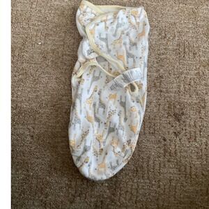 SwaddleMe Original Swaddle SM/MED Giraffe Print Yellow Grey White 100% Cotton